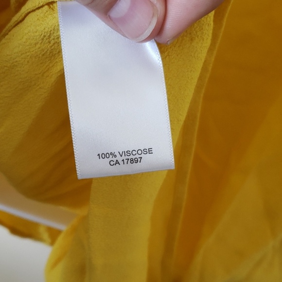 Yellow Viscose flowy lemon yellow blouse - Picture 5 of 7